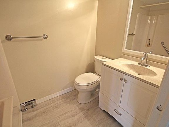 5th image of 331 SW South River Dr APT 205