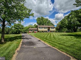 14 Lullaby Ln, Newark, DE 19702