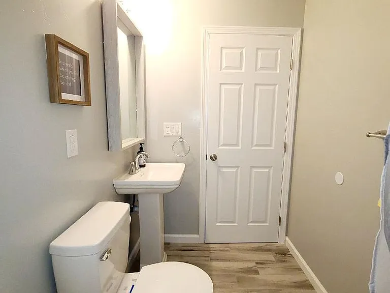 1409 N Thornburg St — Photo 12