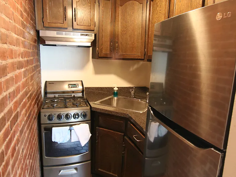 51 W 84th St #5 — Photo 4
