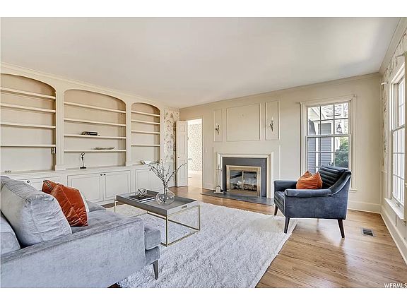 3rd image of 1777 S Oak Springs Dr E