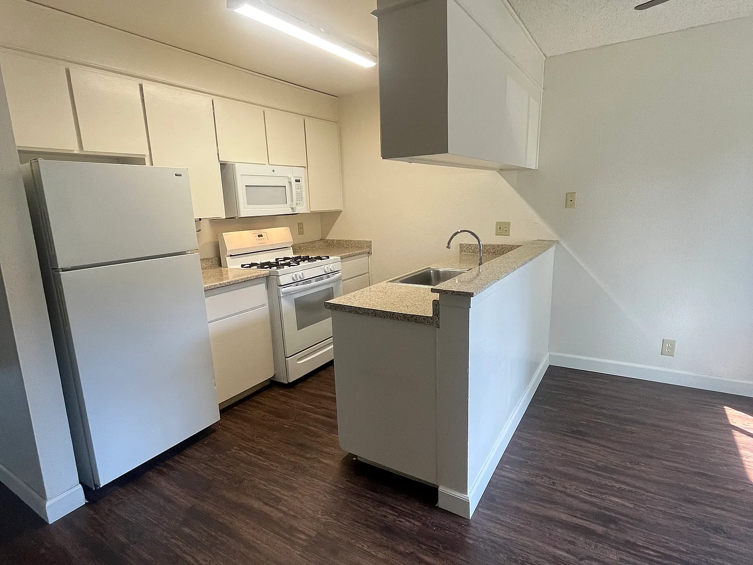 Sheraton Apartments — Photo 3