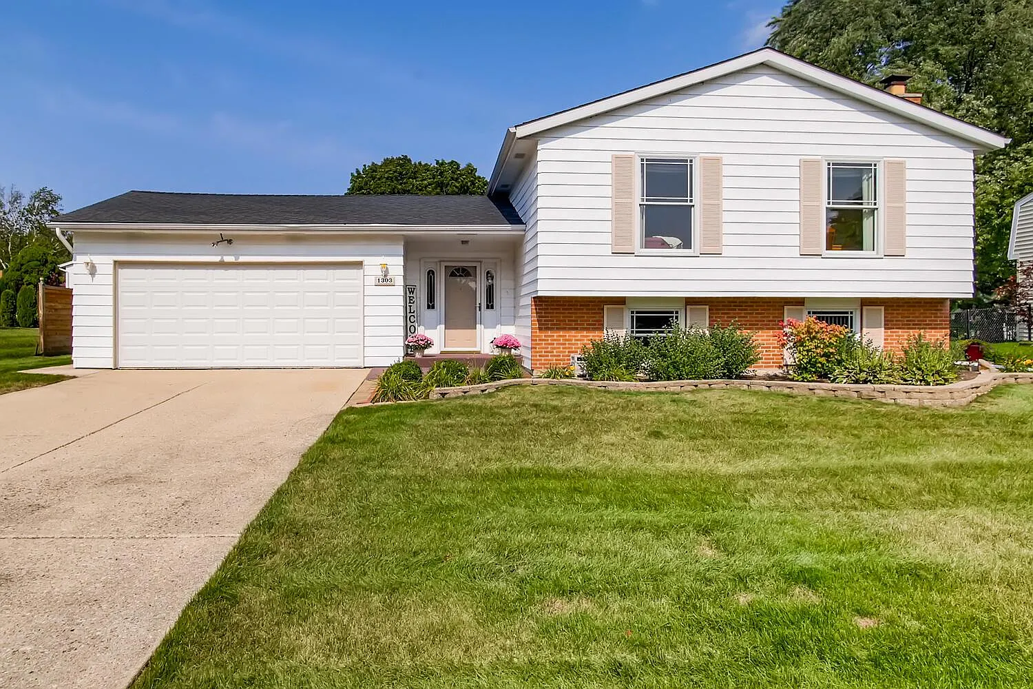 1303 Briarcliffe Blvd photo 1