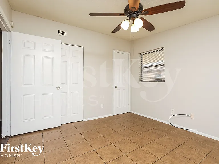 1030 Maxey Dr — Photo 9