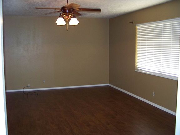 5th image of 505 Patricia Dr