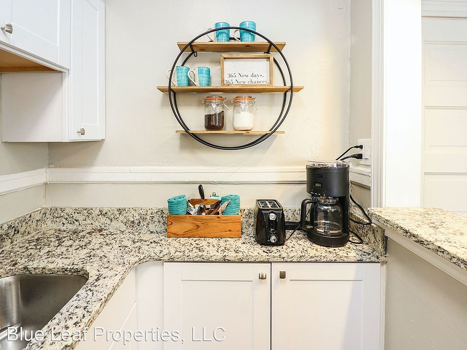 1st image of 201 E Bessemer Ave Unit 3