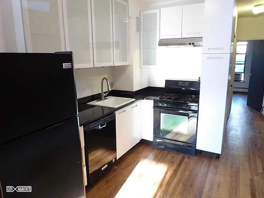 Rented by Citi Habitats | media 18