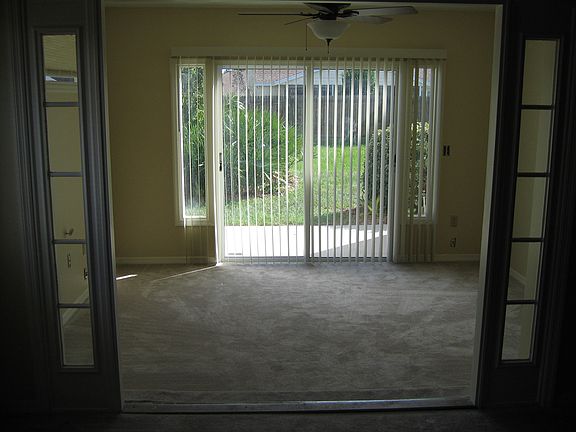 5th image of 1042 Manigan Ave