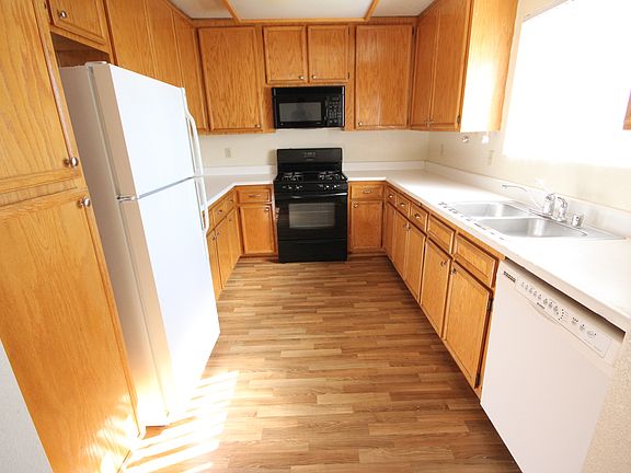 3rd image of 288 Twin Oaks Ave Unit A