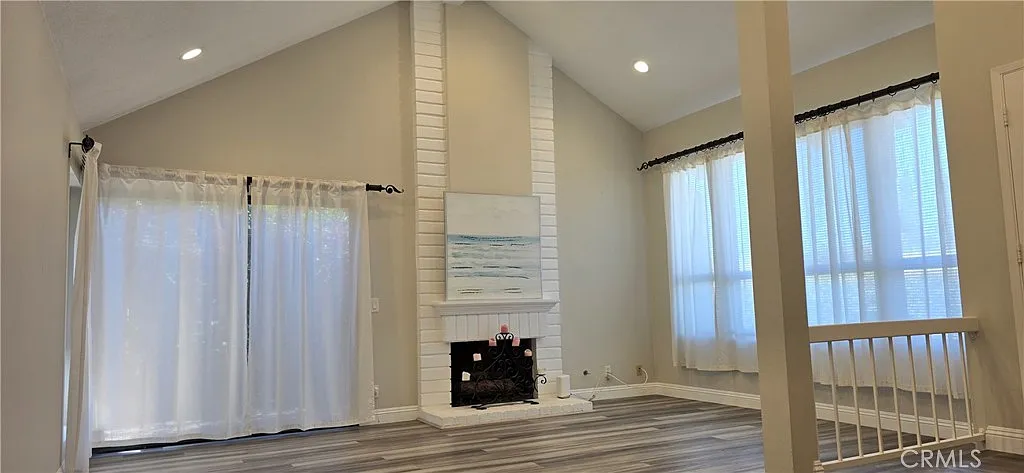 3 bed, 1442 sqft, $5,150 — Photo 2