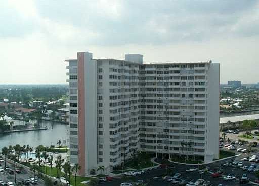 3rd image of 3200 NE 36th St APT 312