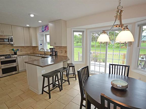 4th image of 4382 Stoneridge Dr