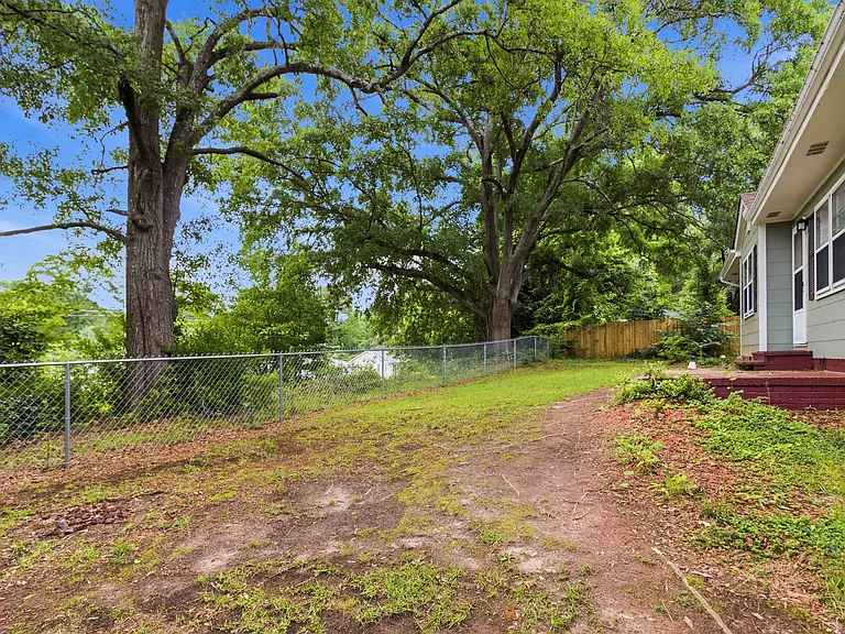 1388 Boiling Springs Rd — Photo 31