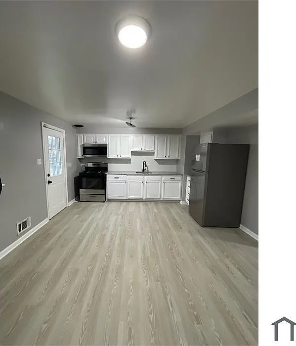 3 bed, 2.0 bath, $2,400 — Photo 4