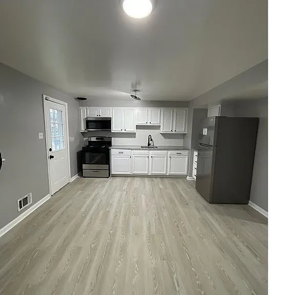 2099 Codd Ave — Photo 4
