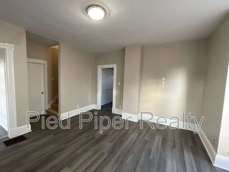 217 N West Ave — Photo 18
