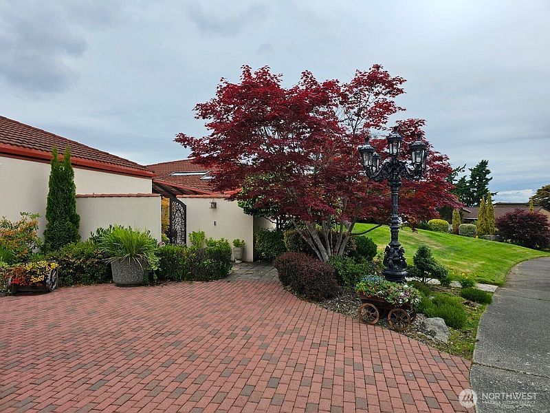5th image of 812 S Marine Hills Way