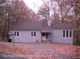 105 Davida Pines Dr, Mohnton, PA 19540