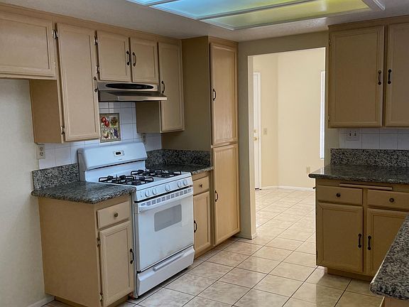 3rd image of 3412 Evergreen Dr