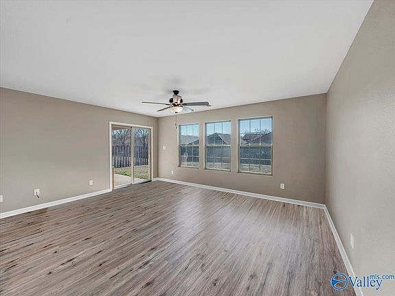 5th image of 611 Cove Water Ln NW