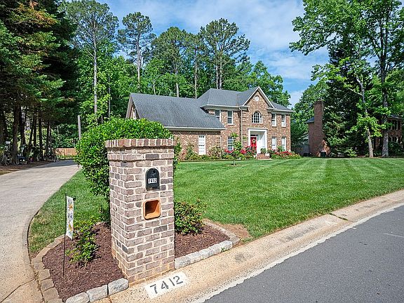 2nd image of 7412 Nicole Cres