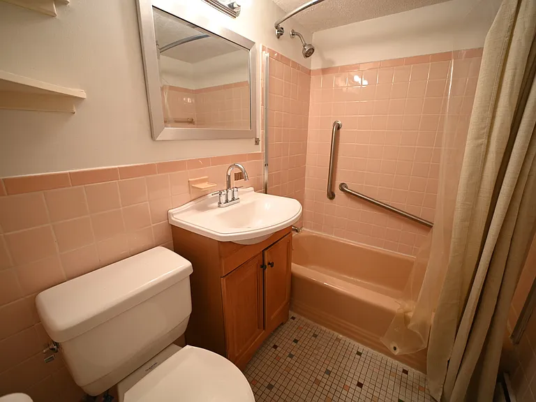 50 Green St #308 — Photo 12