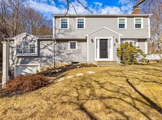 28 Strawberry Ln, Scituate, MA 02066