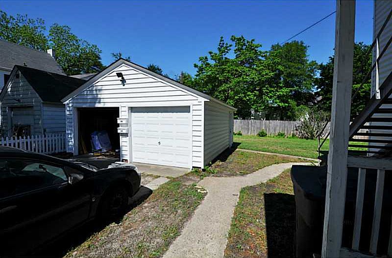 1st image of 18 Parkside Pl