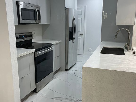 3rd image of 20950 SW 87th Ave APT 305