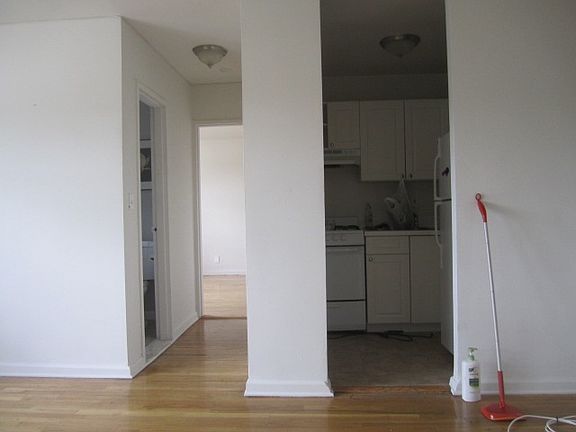 5th image of 682 McLean Ave #00