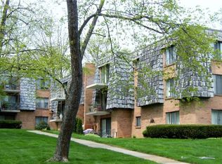 1011 Forest Green Dr, Coraopolis, PA 15108