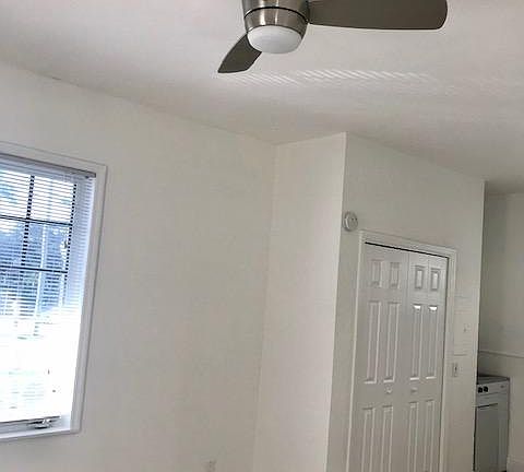 3rd image of 253 Royal Poinciana Way APT 5
