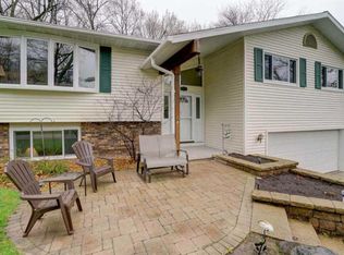 6112 Indian Mound Dr, Mc Farland, WI 53558