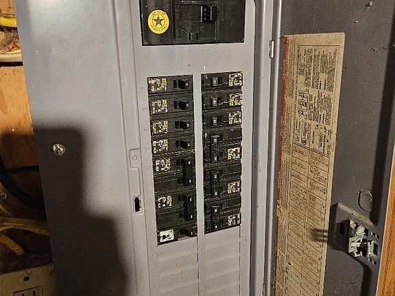 4th image of 144 Center St #146