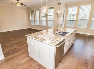 20 Silver Rock Dr, Tomball, TX 77375