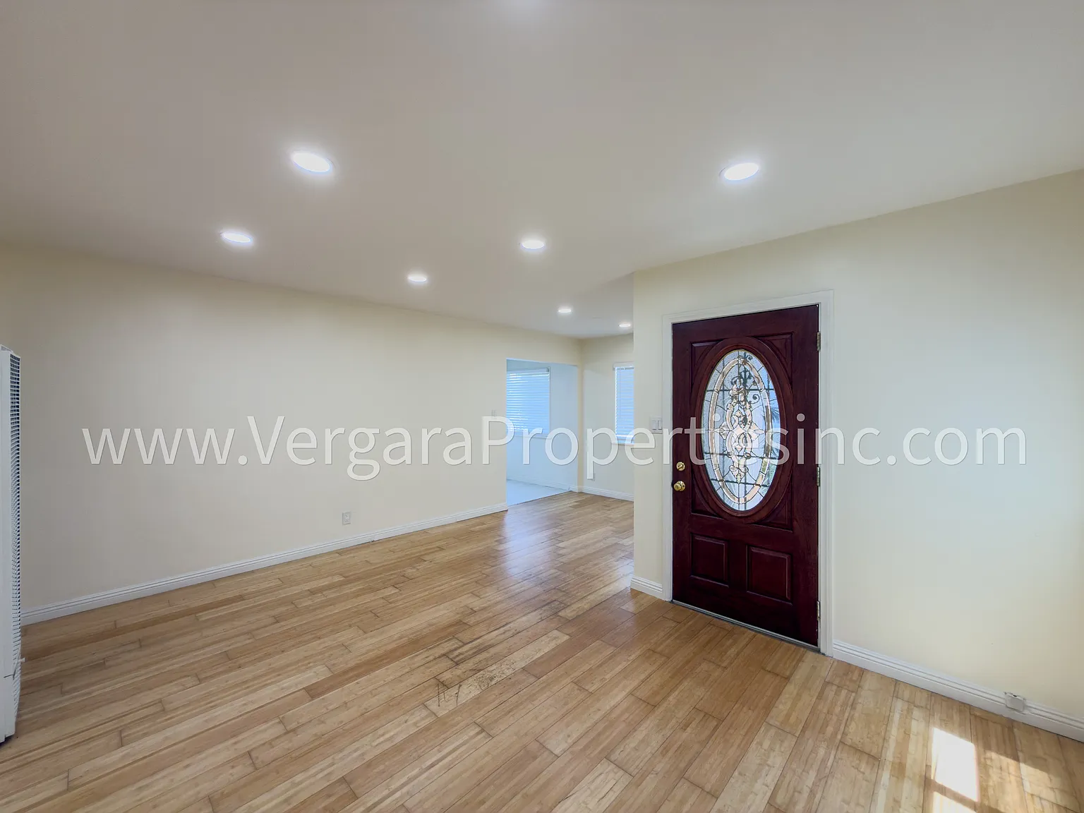 2 bed, 812 sqft, $3,190 — Photo 4