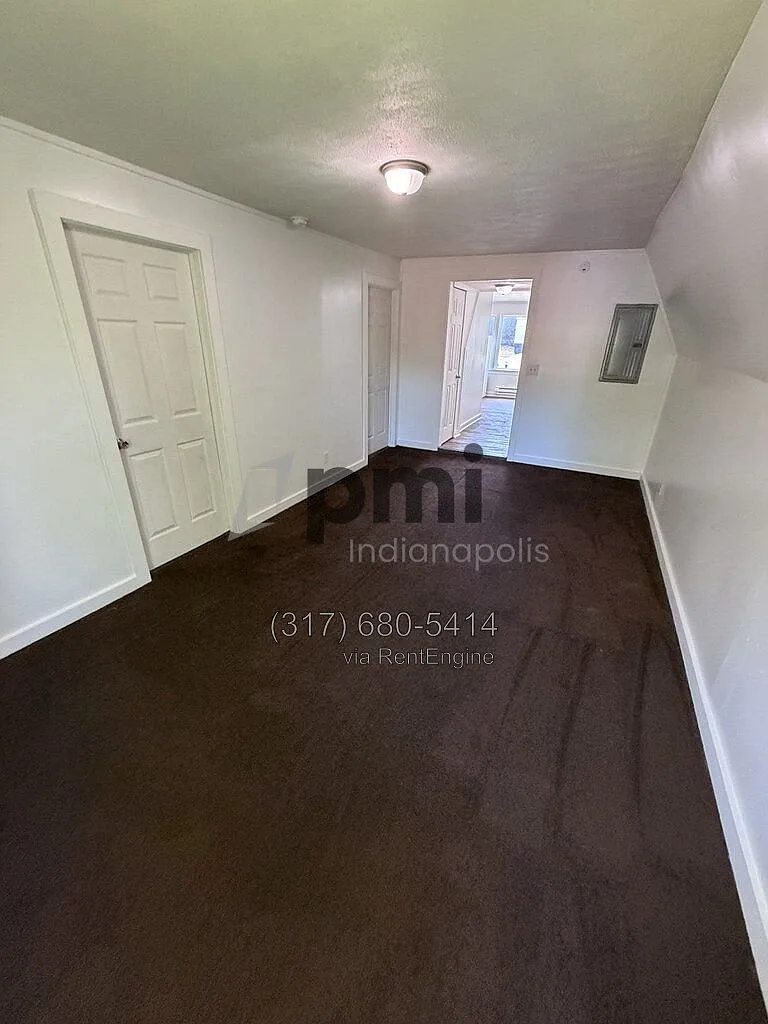 3 bed, 1.0 bath, 1000 sqft, $990 — Photo 1