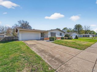 2250 Loveland Dr, Florissant, MO