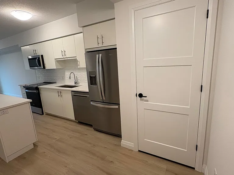 93 Arthur St N #809 — Photo 2
