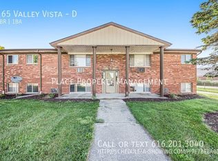165 Valley Vista Dr APT D, Lowell, MI 49331
