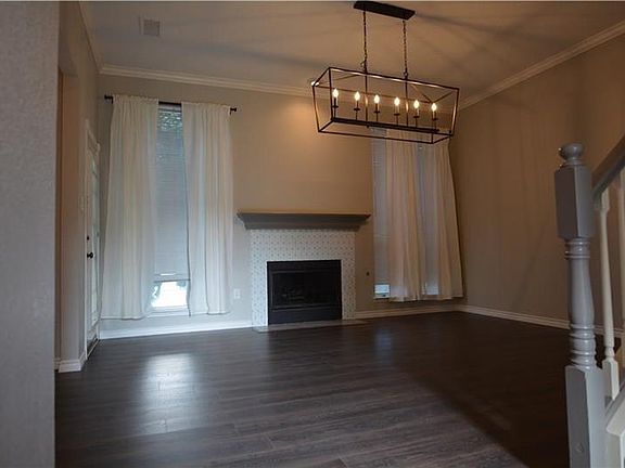 5th image of 2401 Lakeshore Dr