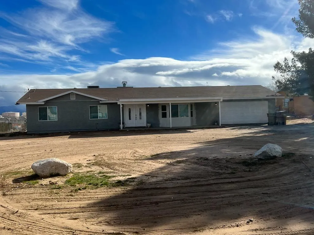 3 bed, 1325 sqft, $2,500 — Photo 1