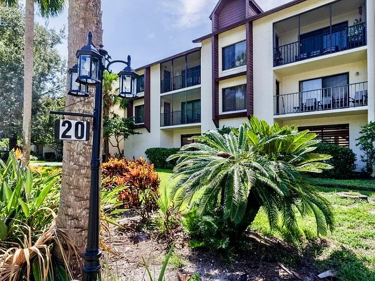 20 Tomoka Ave — Photo 1