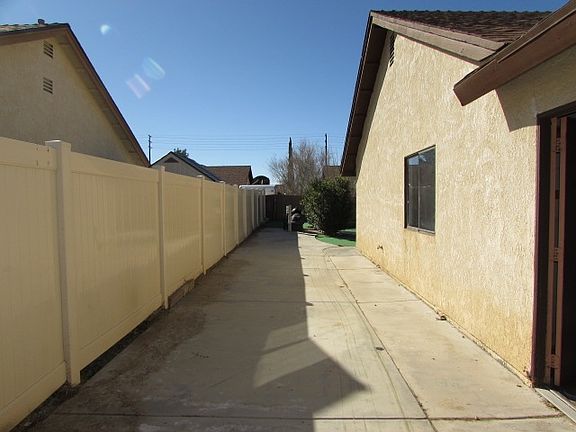 5th image of 38213 Meadow Wood St