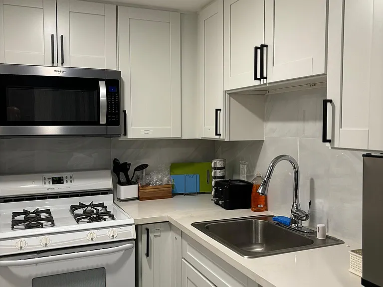 1830 E Villa St #4 — Photo 2