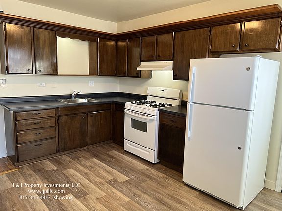 2nd image of 1009 Bonnie Brook Ln