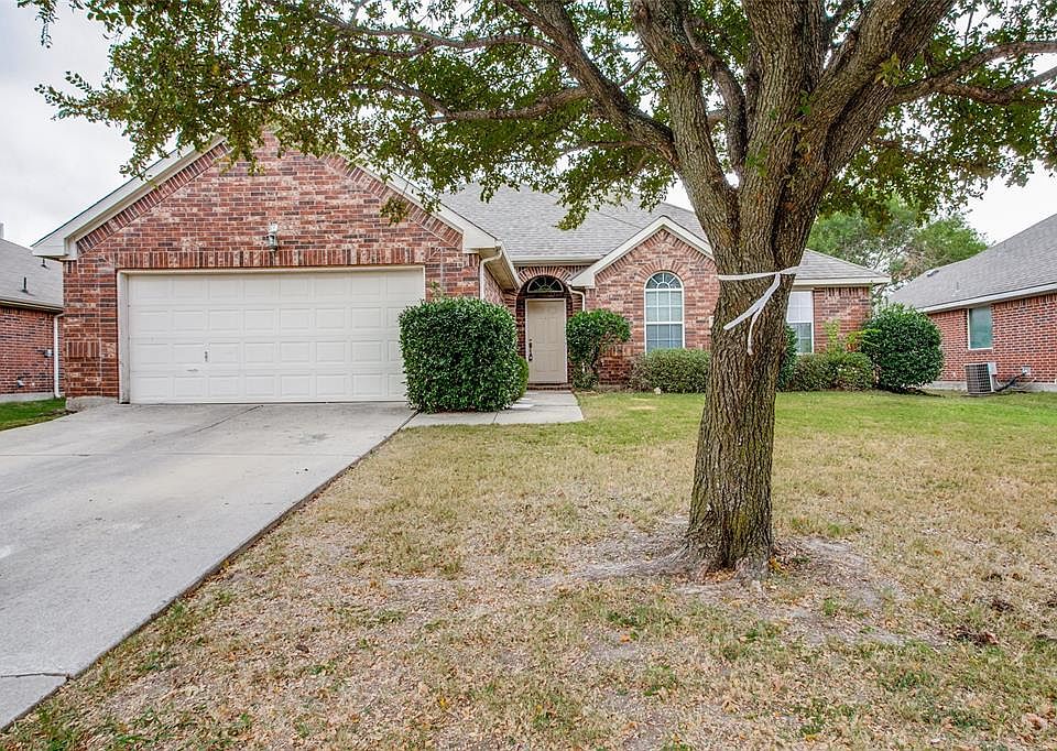 1st image of 2705 Emerald Ln