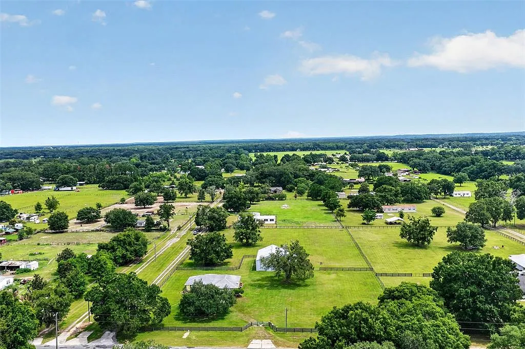 5 bed, 3.0 bath, 1944 sqft, $3,000 — Photo 1