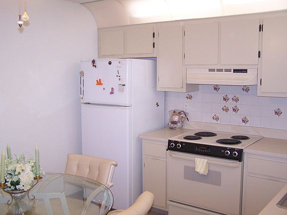 3rd image of 5376 Viburnum Cir
