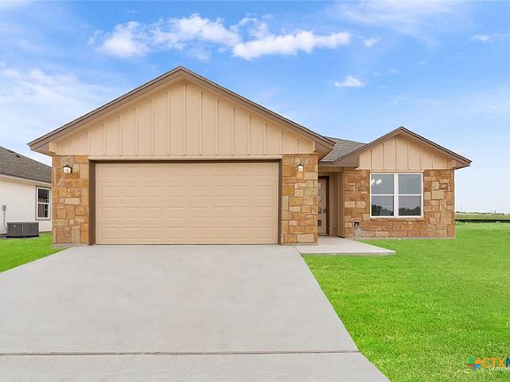 3rd image of 1102 Nacogdoches Dr